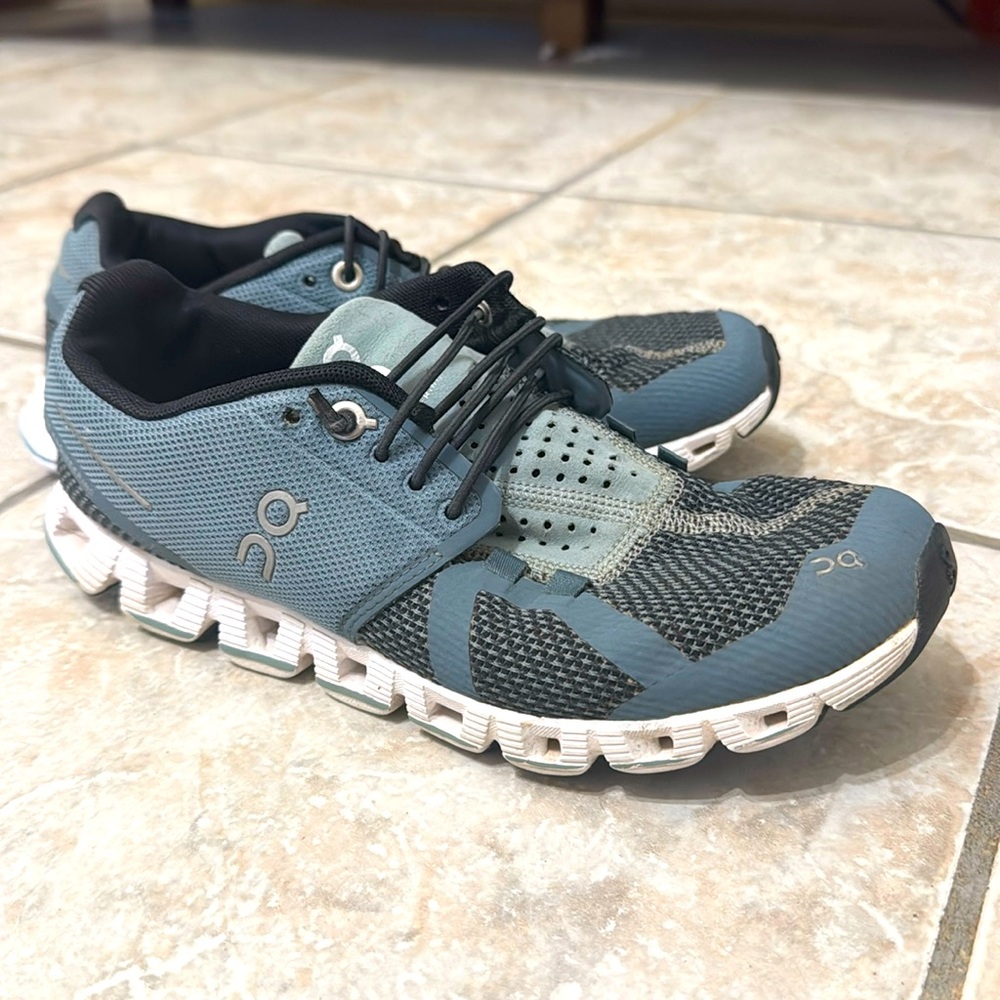 On running shoes size 6